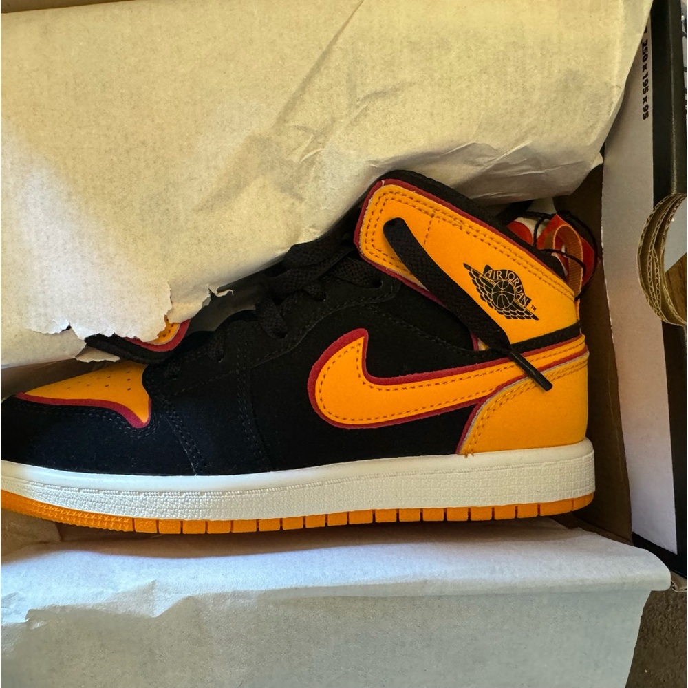 Jordan 1 mids. Youth size 3